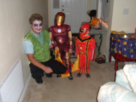 halloween 2008-boys w/dad