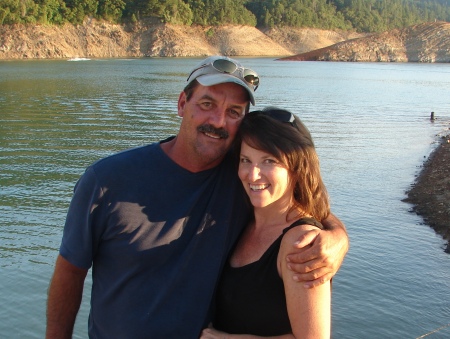 houseboating on Lake Shasta