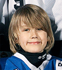 Oskari plays hockey - 2005
