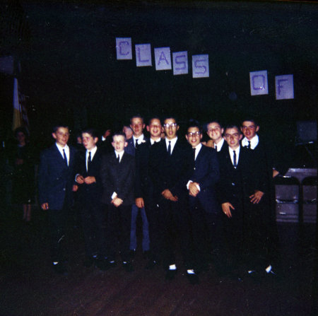 GRADUATION CLASS 1962 - THE GUYS