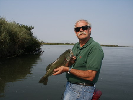 Chuck with Black Bass(Delta) 05-08
