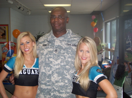 Me w/two Jacksonville Jaguar Cheerleaders