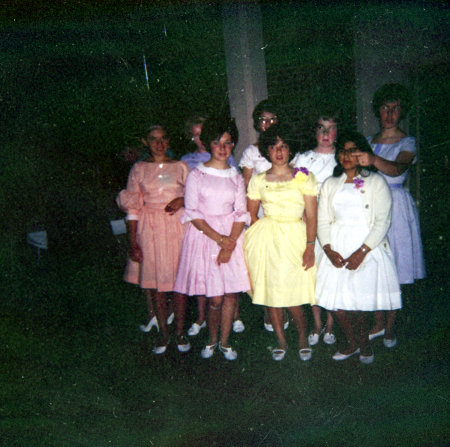 GRADUATION CLASS 1962  - GIRLS