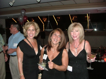 Lisa Kill, Linda Capobianco and Amy Cohen