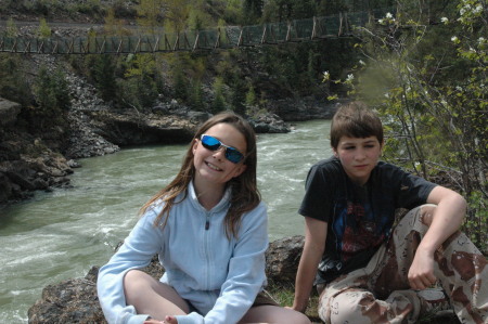 kids at the swinging bridge,kootenai falls ,08