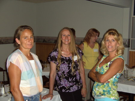 Vicki, Barb, Donna (in back), Georgina L.