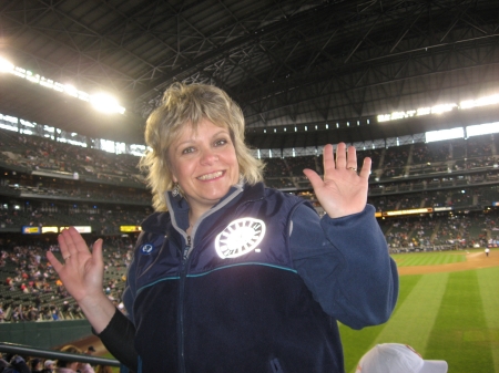 Mariner Game Mother's Day 08