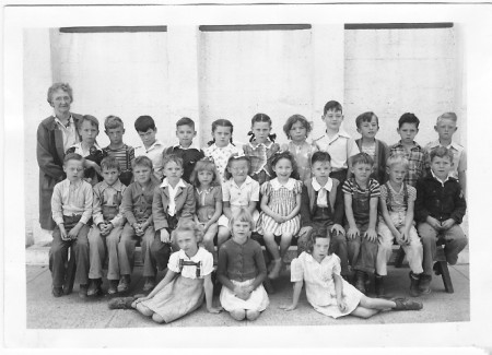 2nd grade class 1945 mrs. stienman
