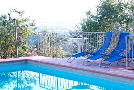 Pool at villa in Cortona