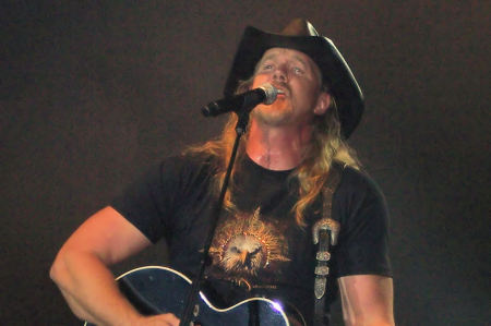 Trace Adkins ... The Hottest Man Behind a Mic.