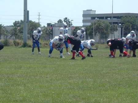 Right Tackle (#65 white)