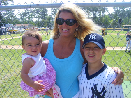 Go Yankees!  9-10 Year Old Champs