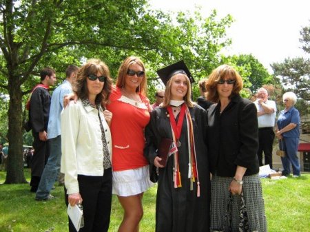 danielle grad with aunts