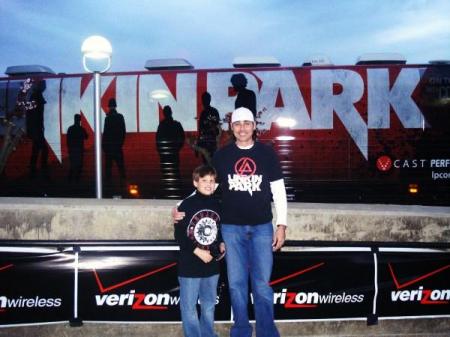 Roman & Dad at their 5th Linkin Park Concert!