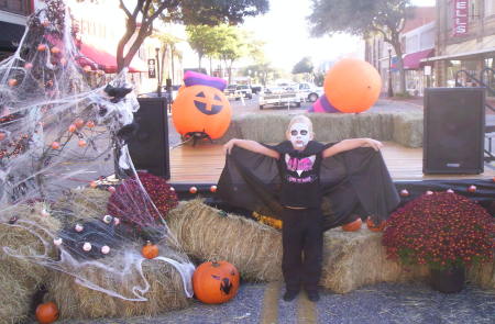 Kaylee (age 6) Halloween on Main