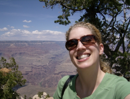 Taking my own picture at the Grand Canyon