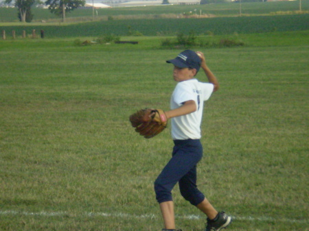 Logan pitching-July 2008