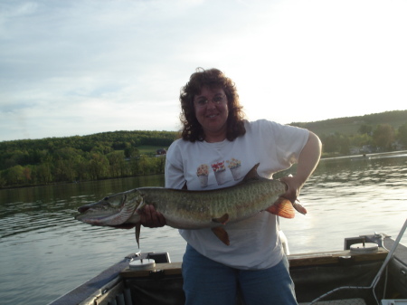 38" musky caught in waneta lake, ny may 2008