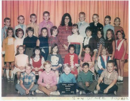 FIRST ST SCHOOL 1967 W/MRS DUFFEILD