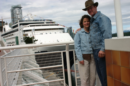 Dan and Kim board the Statendam in Vancouver