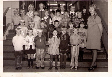 Mrs Simundson 1st Grade 1971-1972
