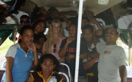 Fijian School Kids on the Bus!