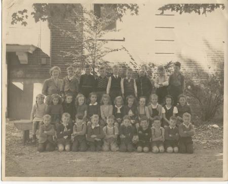 Grades 1 & 2 class 1946