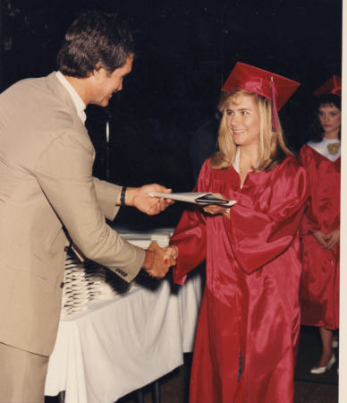 1987 05-29 mindy grad1