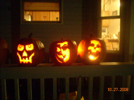 HALLOWEEN CARVINGS.