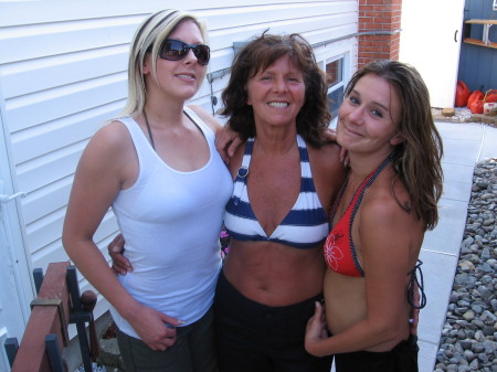 Mom & Daughters