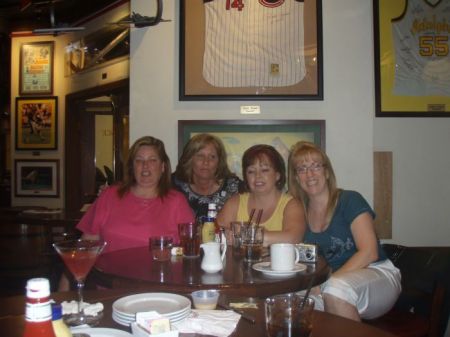 Barbara,Darlene,Lori & me(Robin)