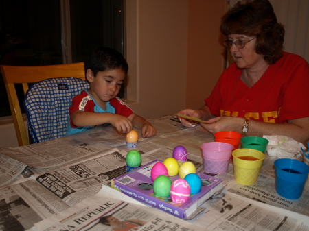 Jayden and Sandy decorate eggs