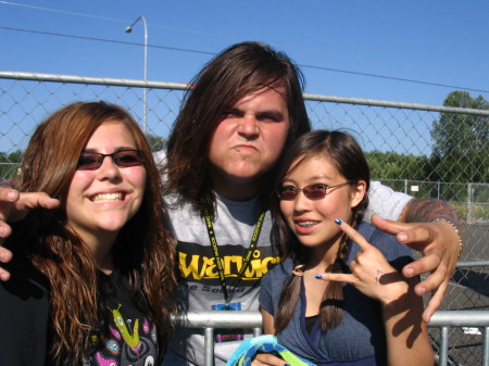 erica & anel with guy from suicide silence