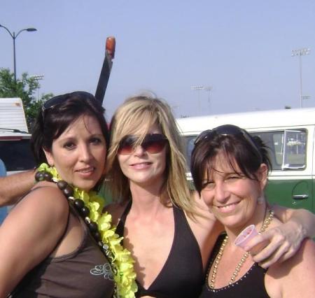 Norma, Me, & Cindy at Jimmy Buffett