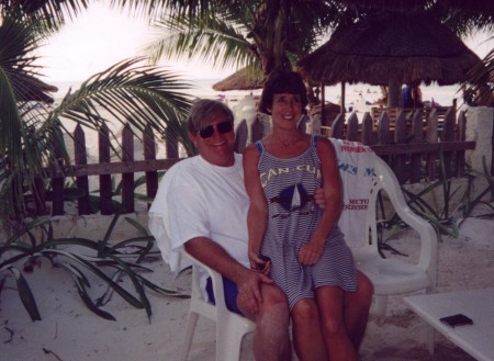 Don & Jonee - Cancun - 1999