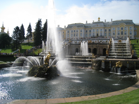 Peterhof entry to palace