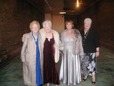 Minmaw Bishop, Sandra, Charlene, Mom