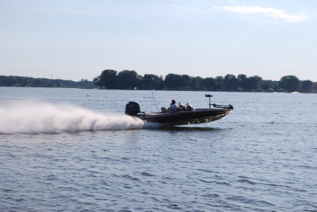 Triton Bassboat