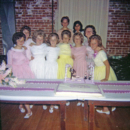 GRADUATION CLASS 1962 -GIRLS