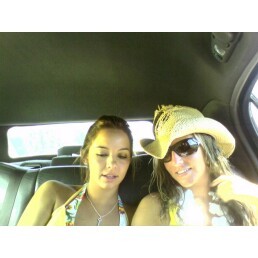 KRISTEN & KERRY IN LIMO AT COUNTRYFEST