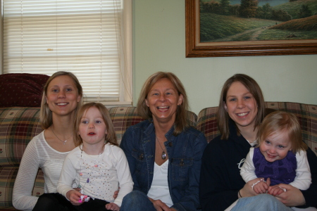 Marlina, Emma, Suzane, Jodi, & Mia