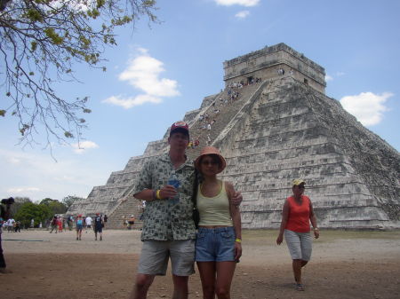 Mayan pyramid (Chichen Itza)