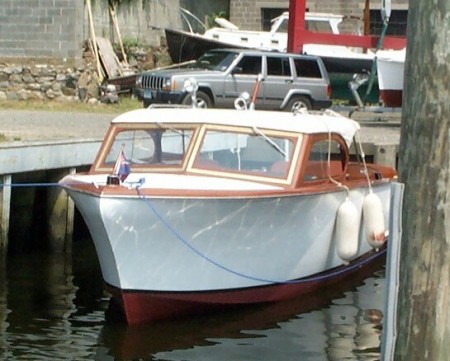 Chris Craft in Hamburg Cove