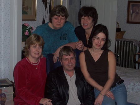 My sisters, brother and Me at Mom's 2007