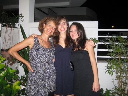 Ali's 18th bday in Singapore- Laura, Kel, Ali