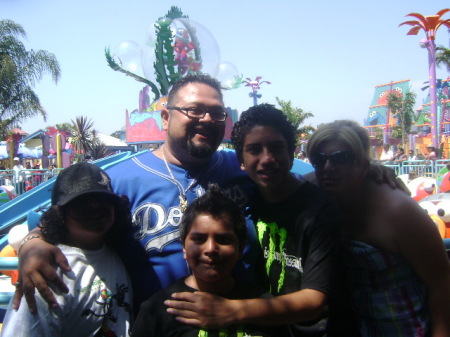 THIS IS LA FAMILIA AT SEAWORLD