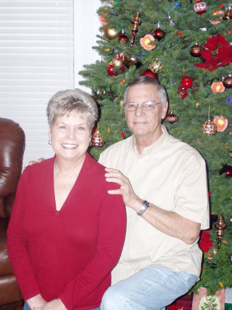 Mom Pat and Papa George 08 Christmas