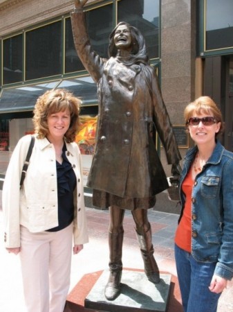 m and t at mtm statue