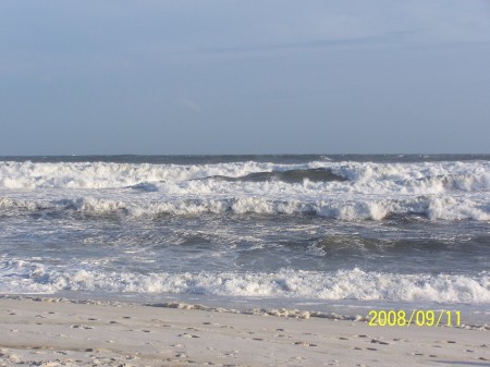 Crazy waves before hurricane passing by