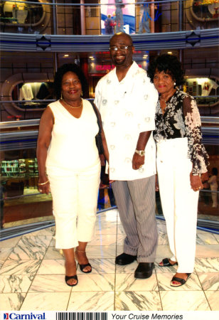 leon,wife and mother on cruise